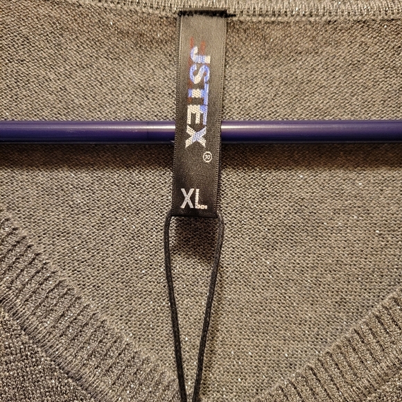 NWT Silver Sweater - Picture 5 of 8